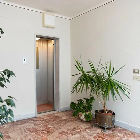 Eva Suite, 50 Mt From The Appartement